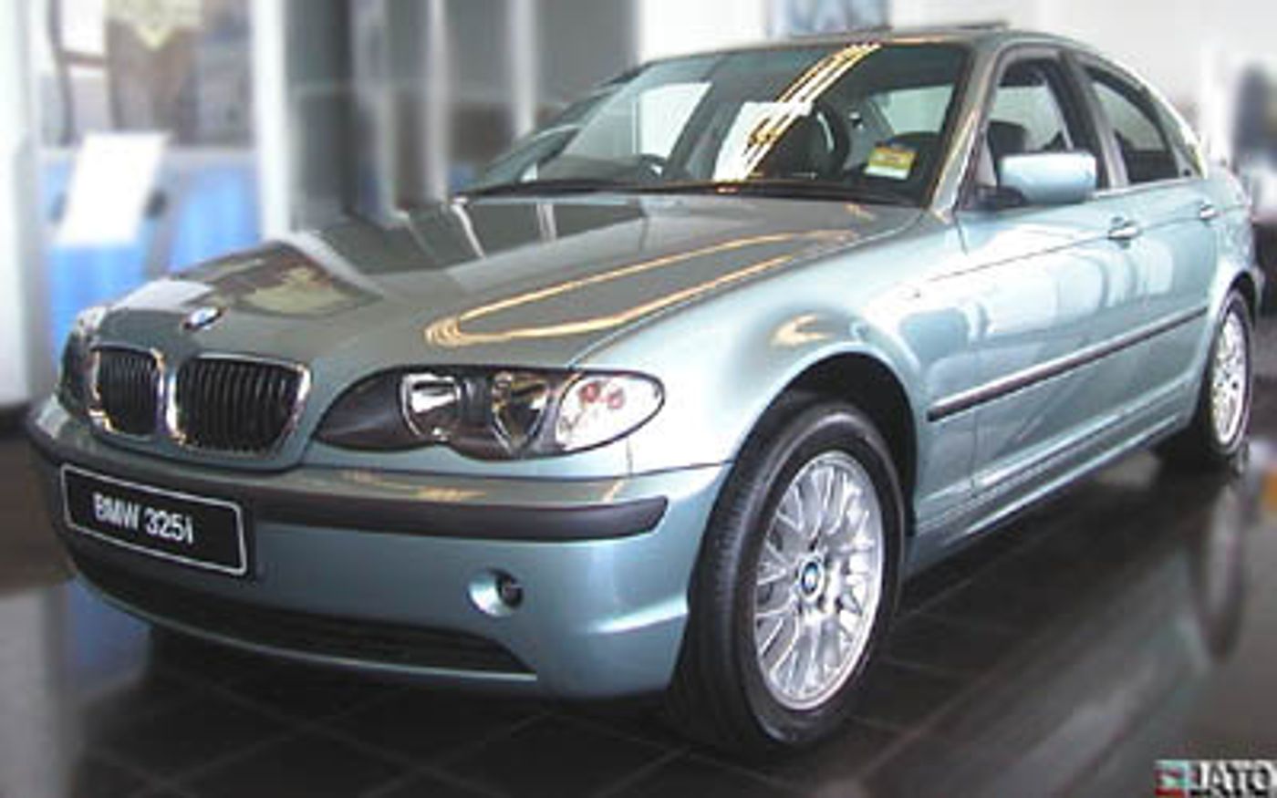 Hero image of a new BMW 3 Series Base (2002) price & specs available with CarExpert deals.