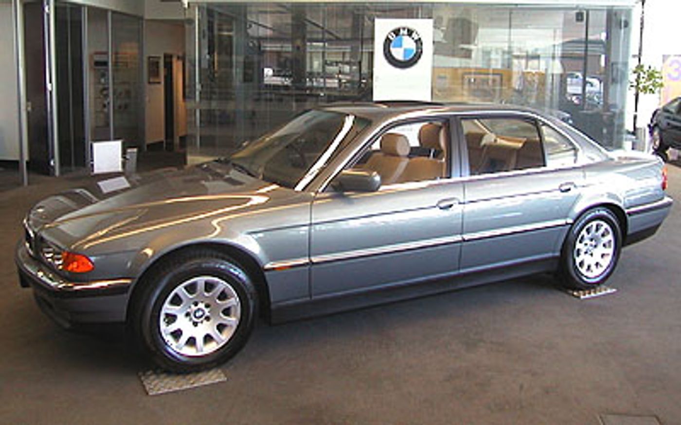 Hero image of a new BMW 7 Series Base (2000) price & specs available with CarExpert deals.