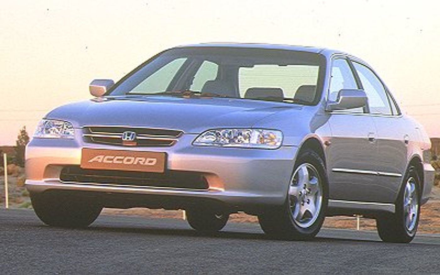 Hero image of a new Honda Accord V6-L (2000) price & specs available with CarExpert deals.