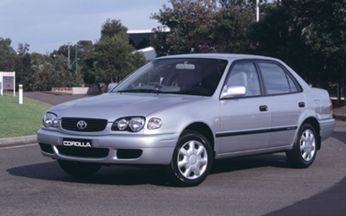 Hero image of a new Toyota Corolla Ascent (2000) price & specs available with CarExpert deals.