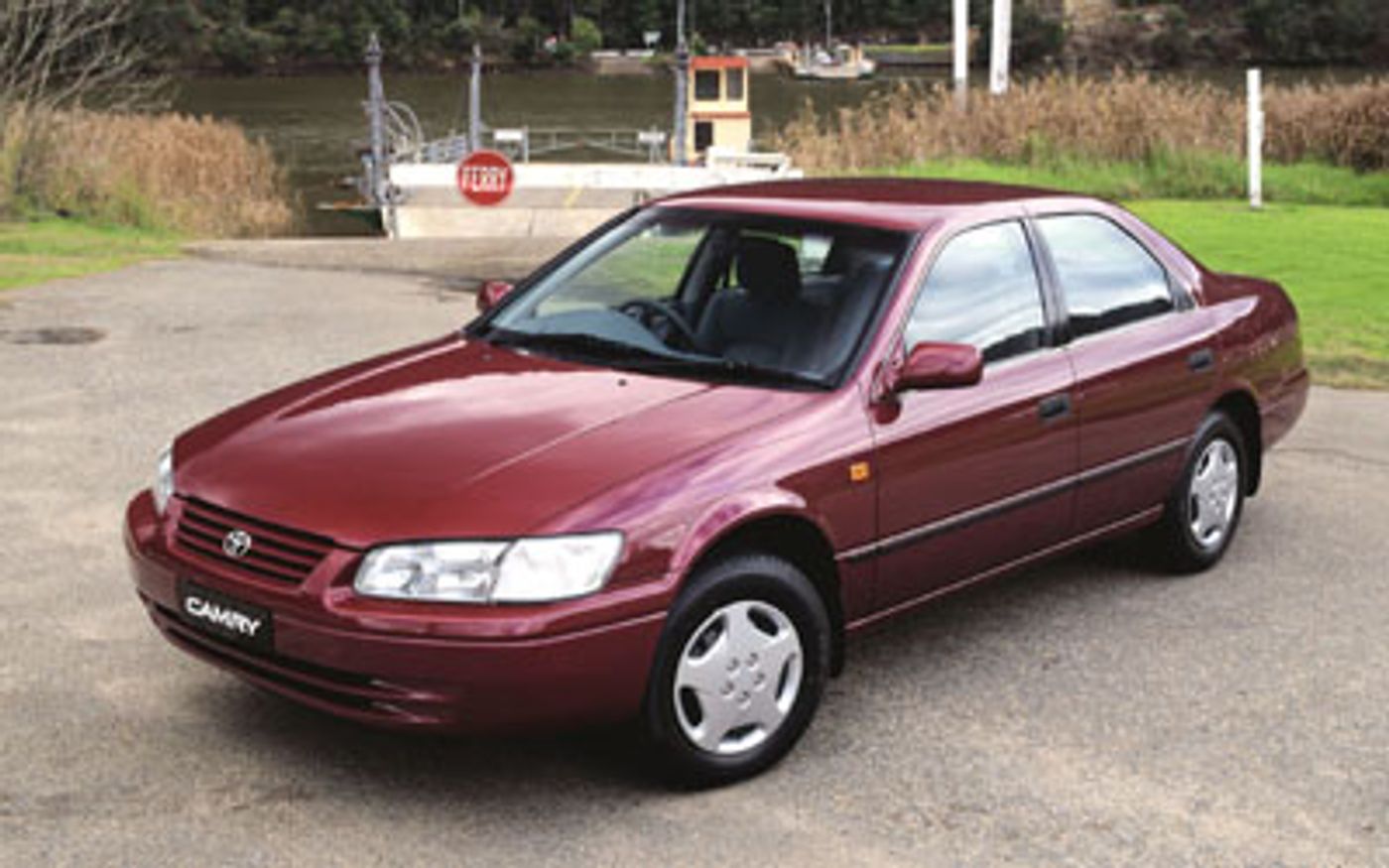 Hero image of a new Toyota Camry CSX (1998) price & specs available with CarExpert deals.