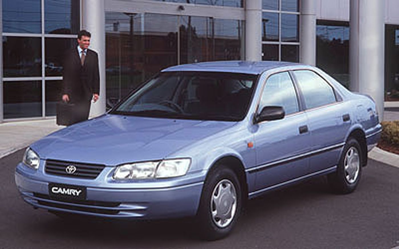 Hero image of a new Toyota Camry CSI (1998) price & specs available with CarExpert deals.