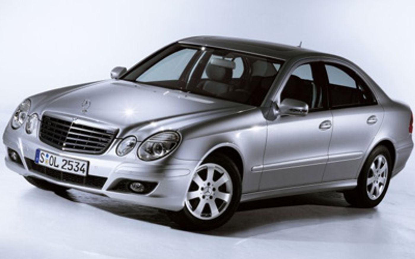 Hero image of a new Mercedes-Benz E-Class Elegance (2007) price & specs available with CarExpert deals.