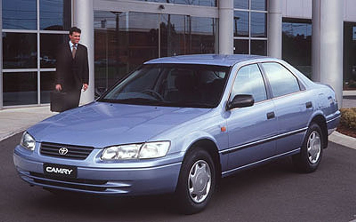 Hero image of a new Toyota Camry CSI (1998) price & specs available with CarExpert deals.