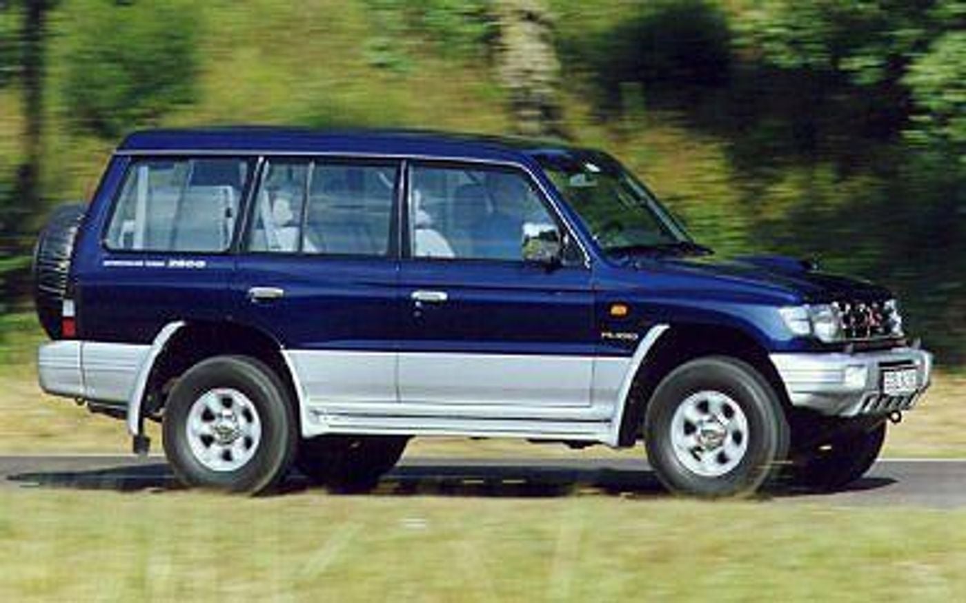 Hero image of a new Mitsubishi Pajero GL (1999) price & specs available with CarExpert deals.