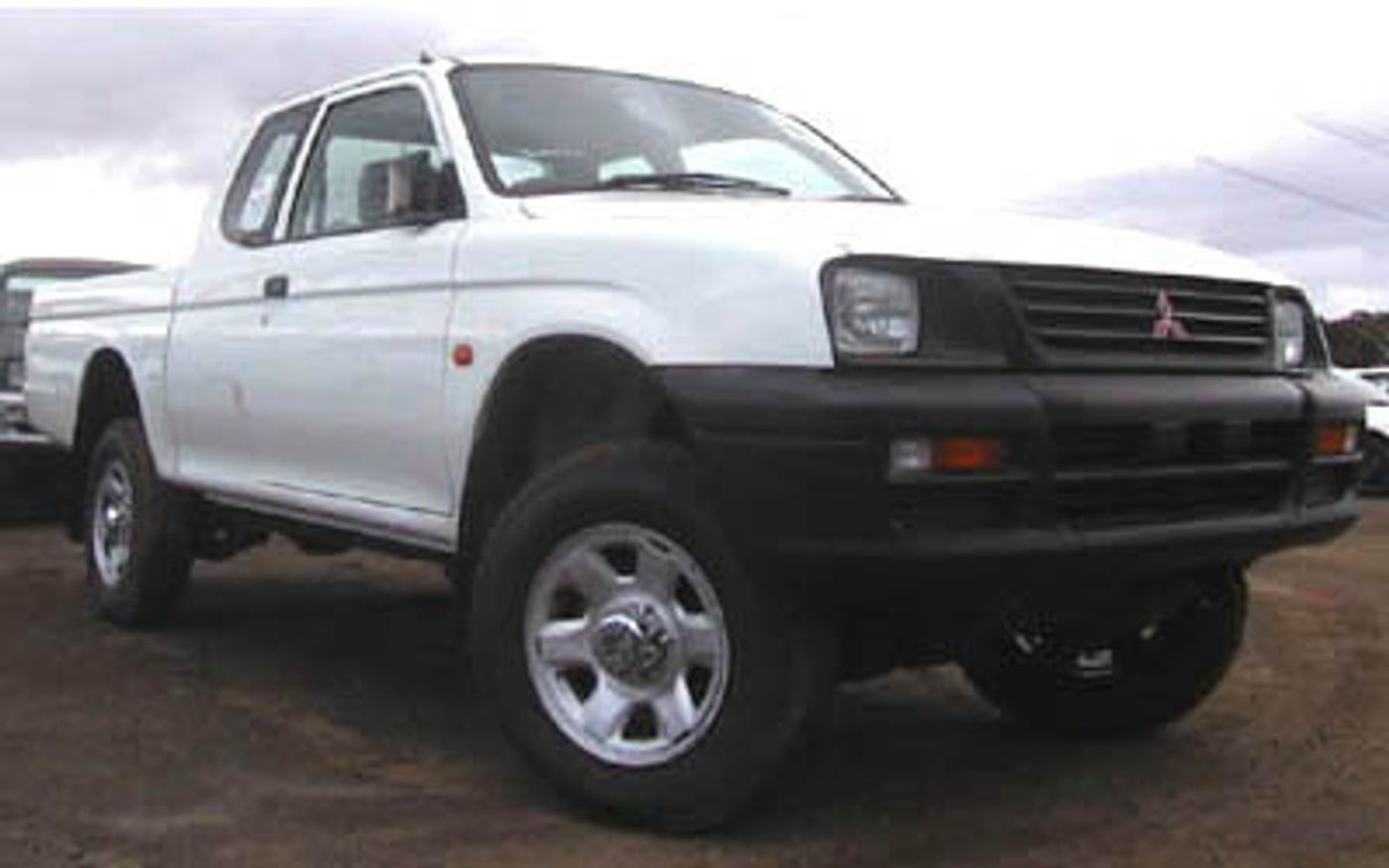 Hero image of a new Mitsubishi Triton GLX (2001) price & specs available with CarExpert deals.
