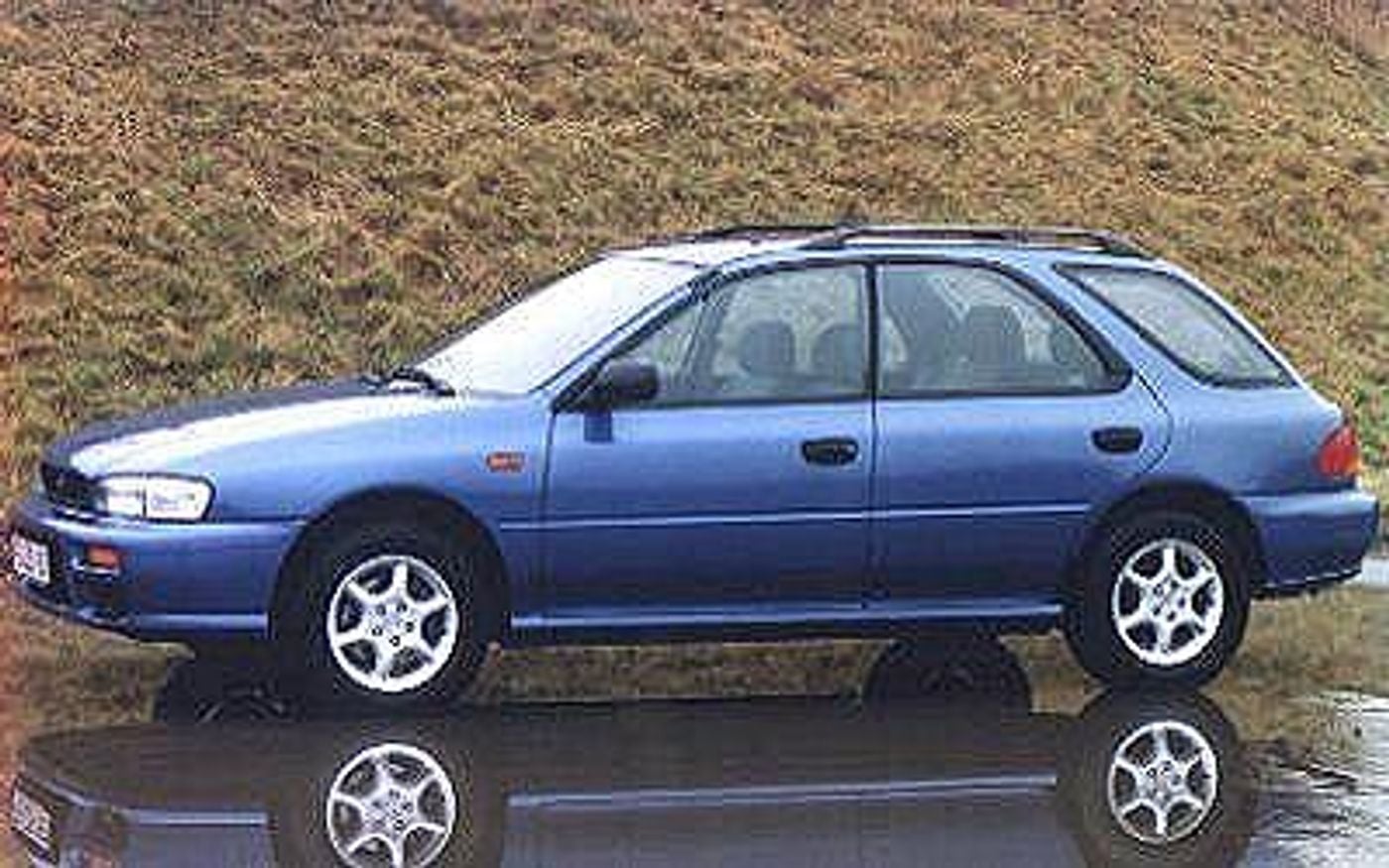 Hero image of a new Subaru Impreza GX (1998) price & specs available with CarExpert deals.