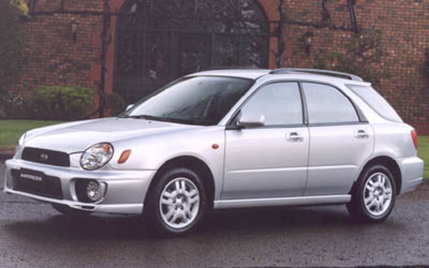 Hero image of a new Subaru Impreza GX (2002) price & specs available with CarExpert deals.