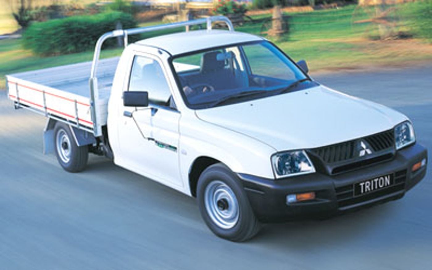 Hero image of a new Mitsubishi Triton GL (2005) price & specs available with CarExpert deals.