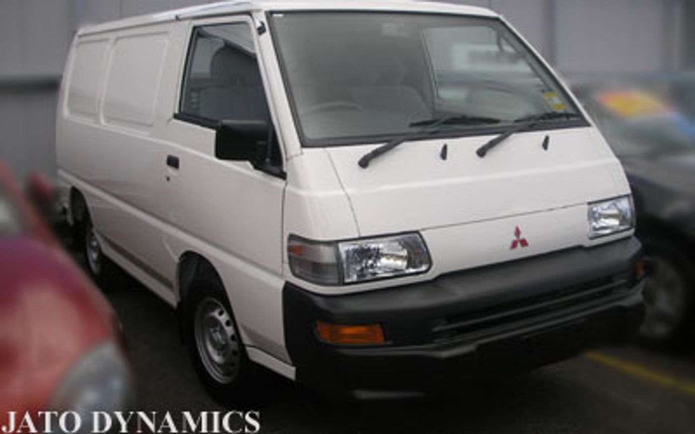 Hero image of a new Mitsubishi Express Base (2007) price & specs available with CarExpert deals.