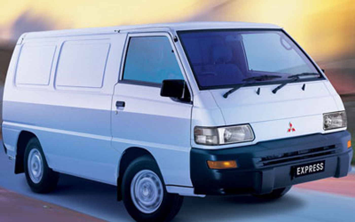 Hero image of a new Mitsubishi Express Base (2010) price & specs available with CarExpert deals.