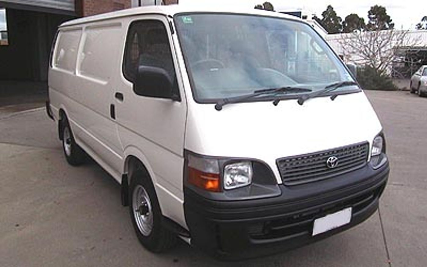 Hero image of a new Toyota HiAce Base (1998) price & specs available with CarExpert deals.