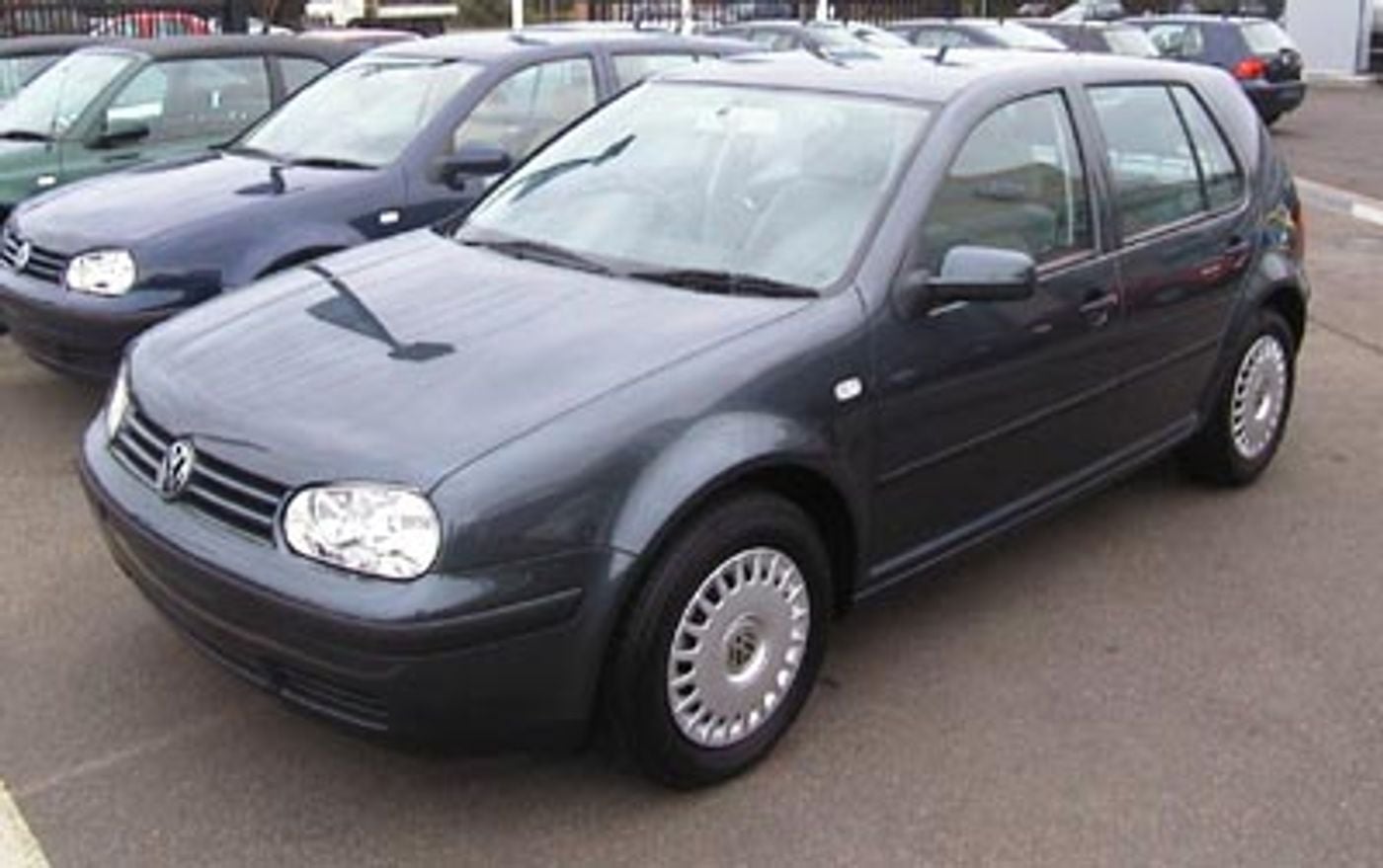 Hero image of a new Volkswagen Golf GLE (2000) price & specs available with CarExpert deals.