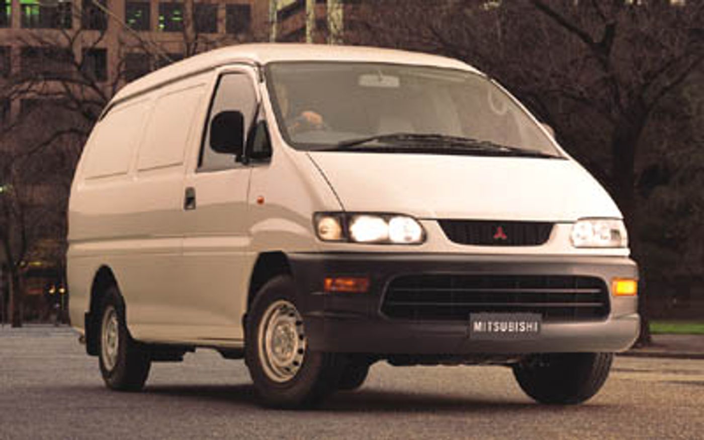Hero image of a new Mitsubishi Express Base (2002) price & specs available with CarExpert deals.