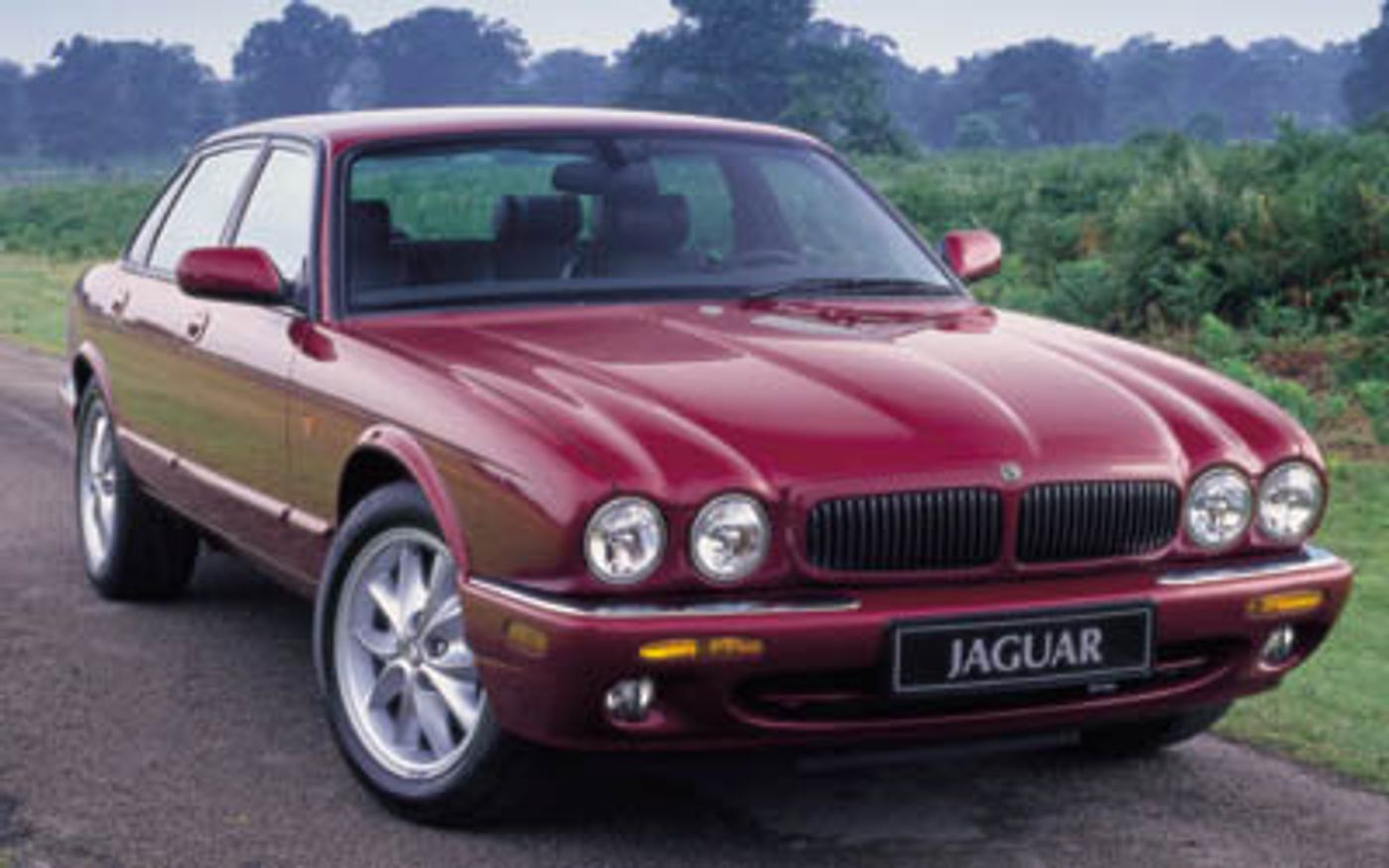 Hero image of a new Jaguar XJ Sport (2002) price & specs available with CarExpert deals.