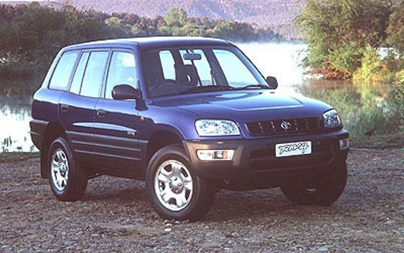 Hero image of a new Toyota RAV4 Base (1998) price & specs available with CarExpert deals.