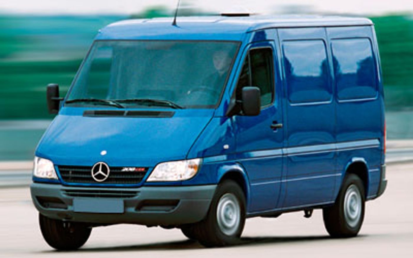 Hero image of a new Mercedes-Benz Sprinter Base (2003) price & specs available with CarExpert deals.