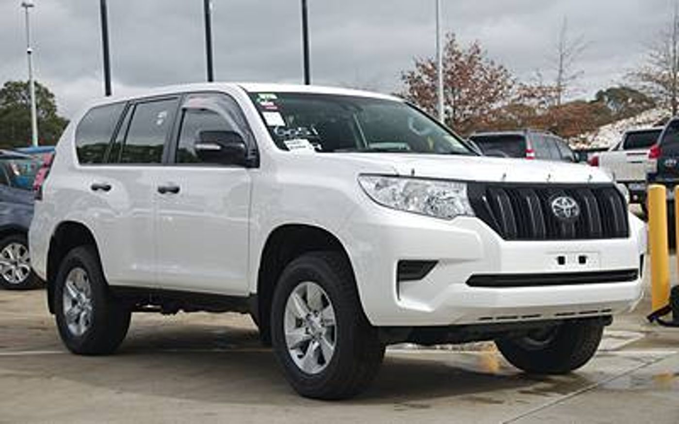 Hero image of a new Toyota LandCruiser Prado GX (2018) price & specs available with CarExpert deals.