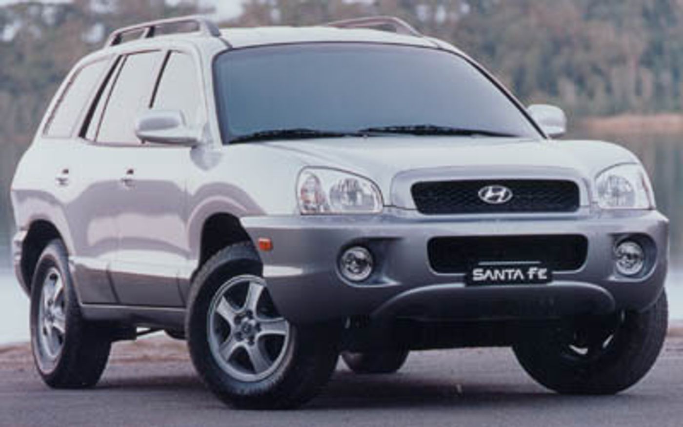 Hero image of a new Hyundai Santa Fe GL (2000) price & specs available with CarExpert deals.