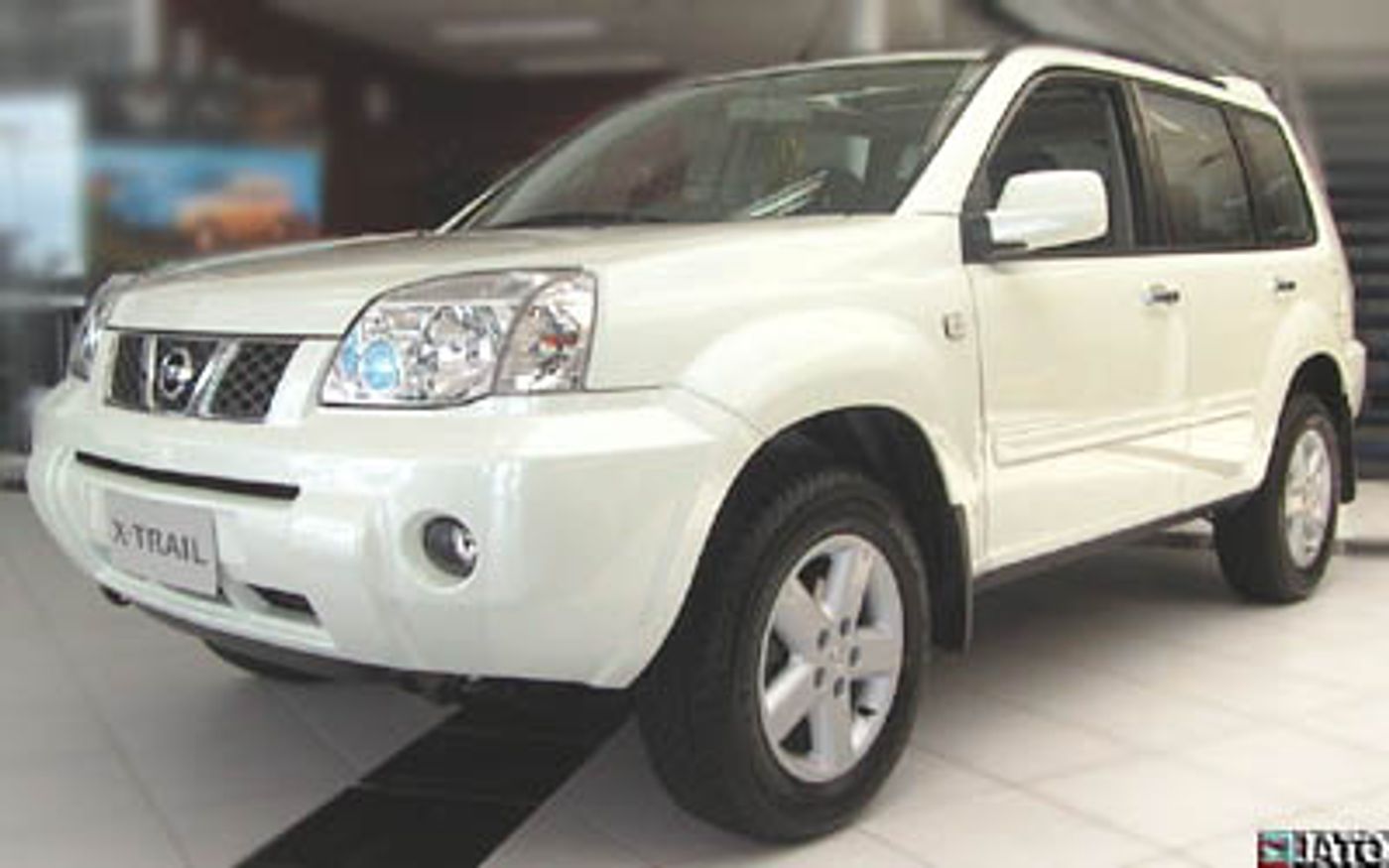 Hero image of a new Nissan X-Trail Ti (2004) price & specs available with CarExpert deals.