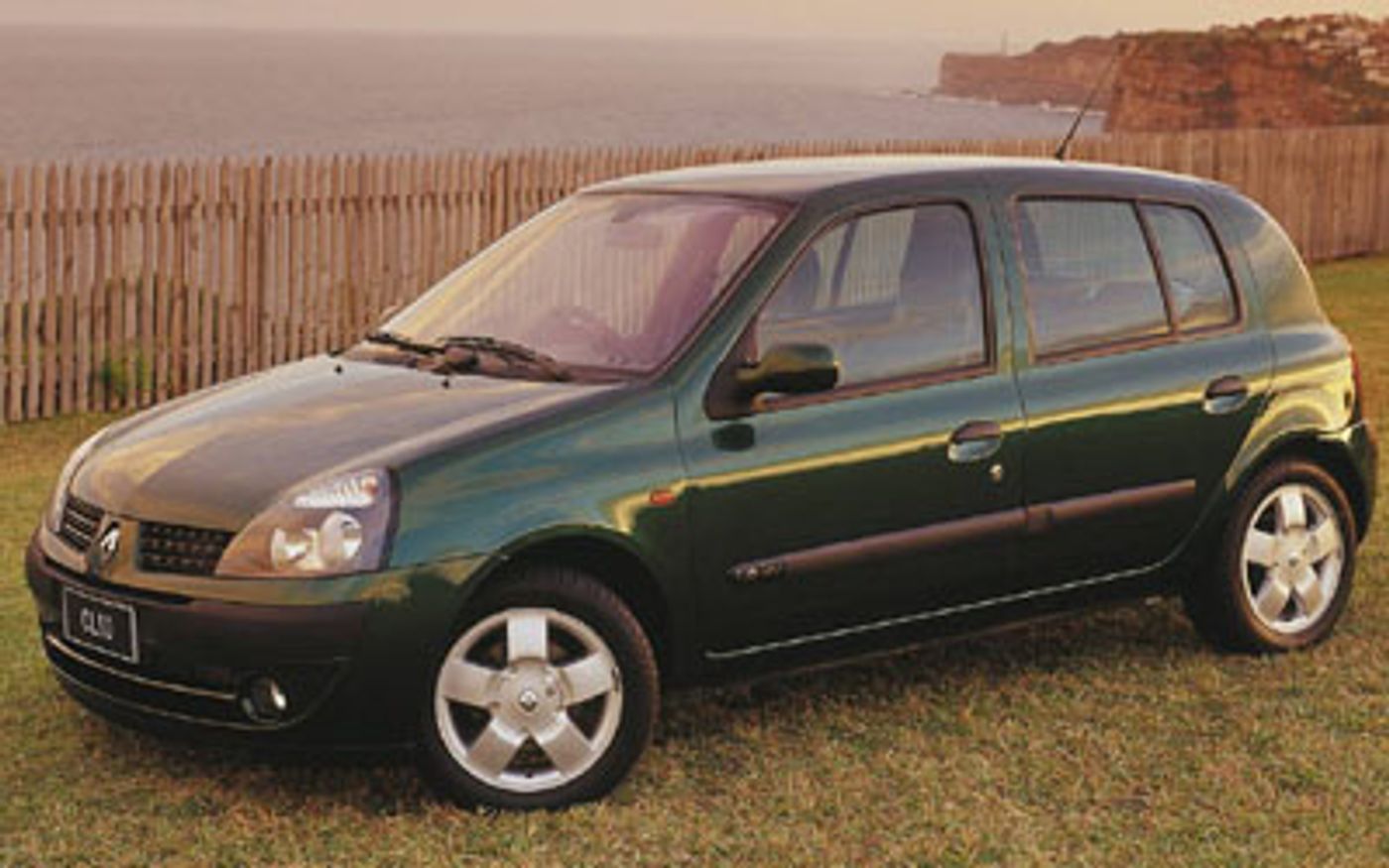 Hero image of a new Renault Clio Privilege (2002) price & specs available with CarExpert deals.