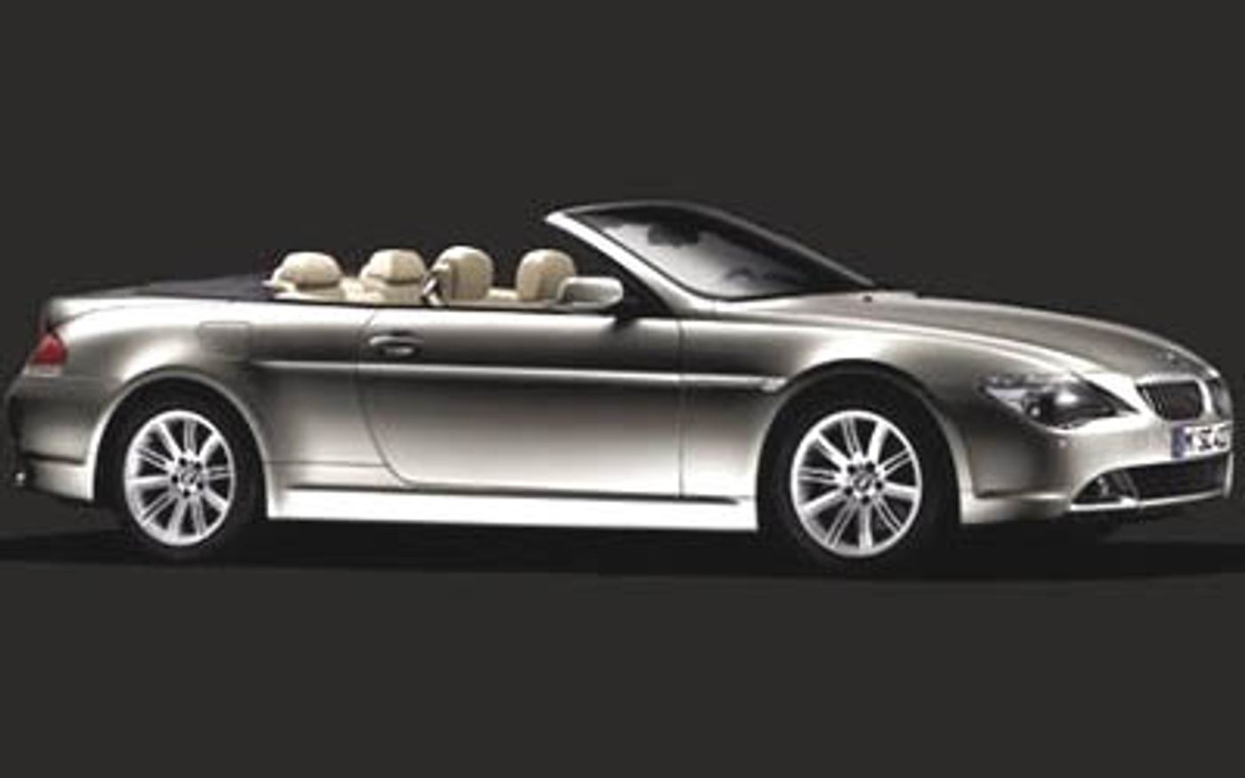 Hero image of a new BMW 6 Series 645ci (2004) price & specs available with CarExpert deals.