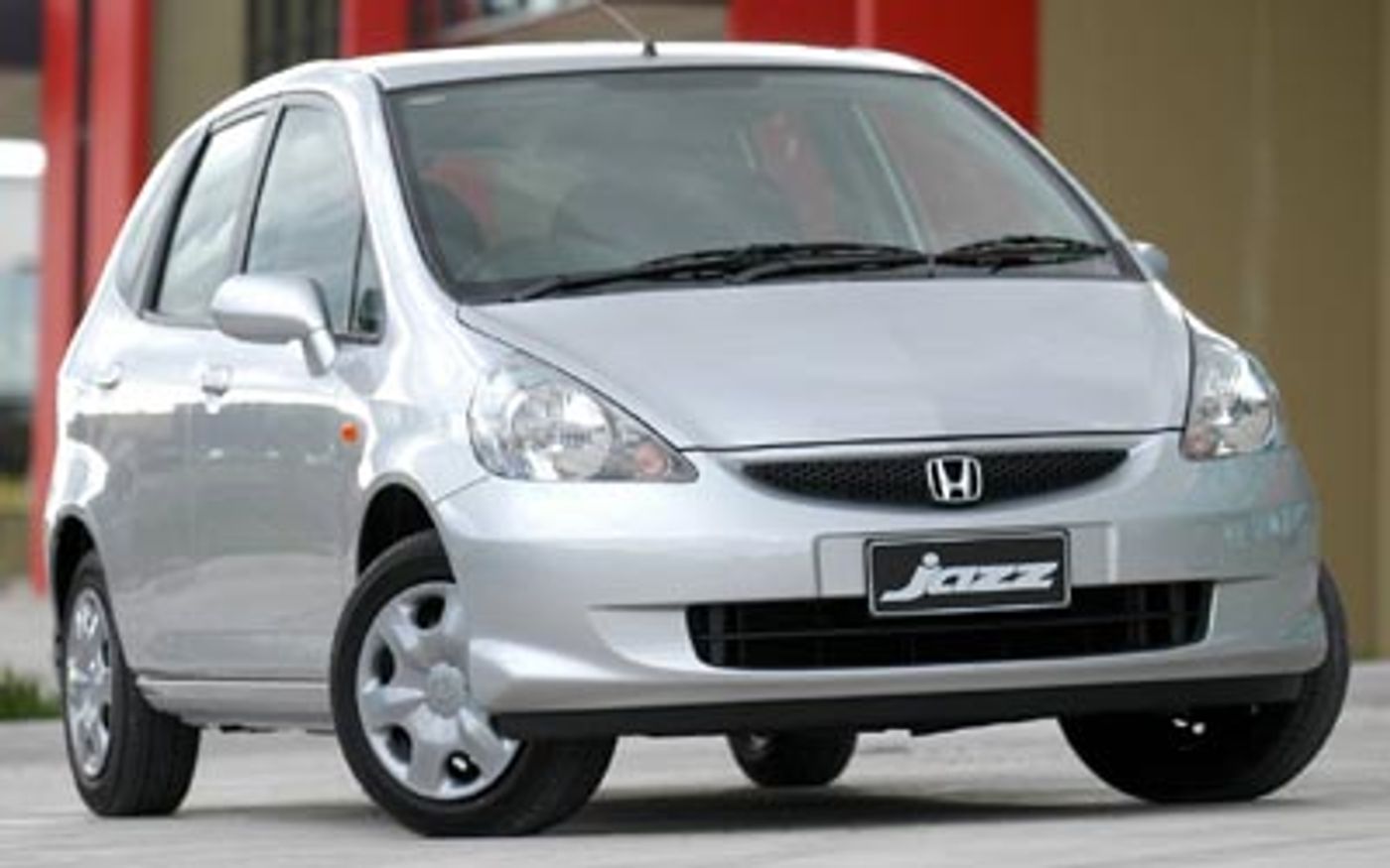 Hero image of a new Honda Jazz GLi (2006) price & specs available with CarExpert deals.