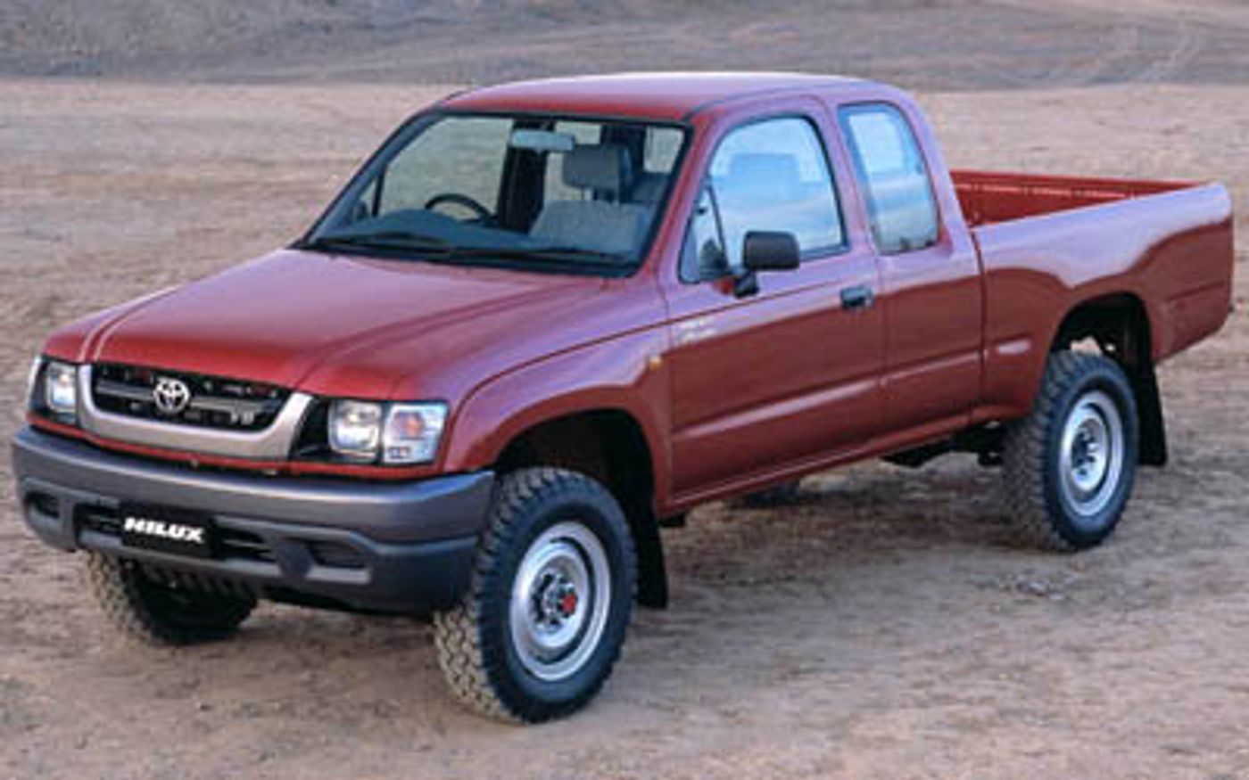 Hero image of a new Toyota HiLux Base (2003) price & specs available with CarExpert deals.