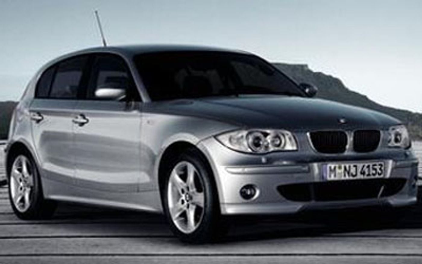 Hero image of a new BMW 1 Series Base (2005) price & specs available with CarExpert deals.