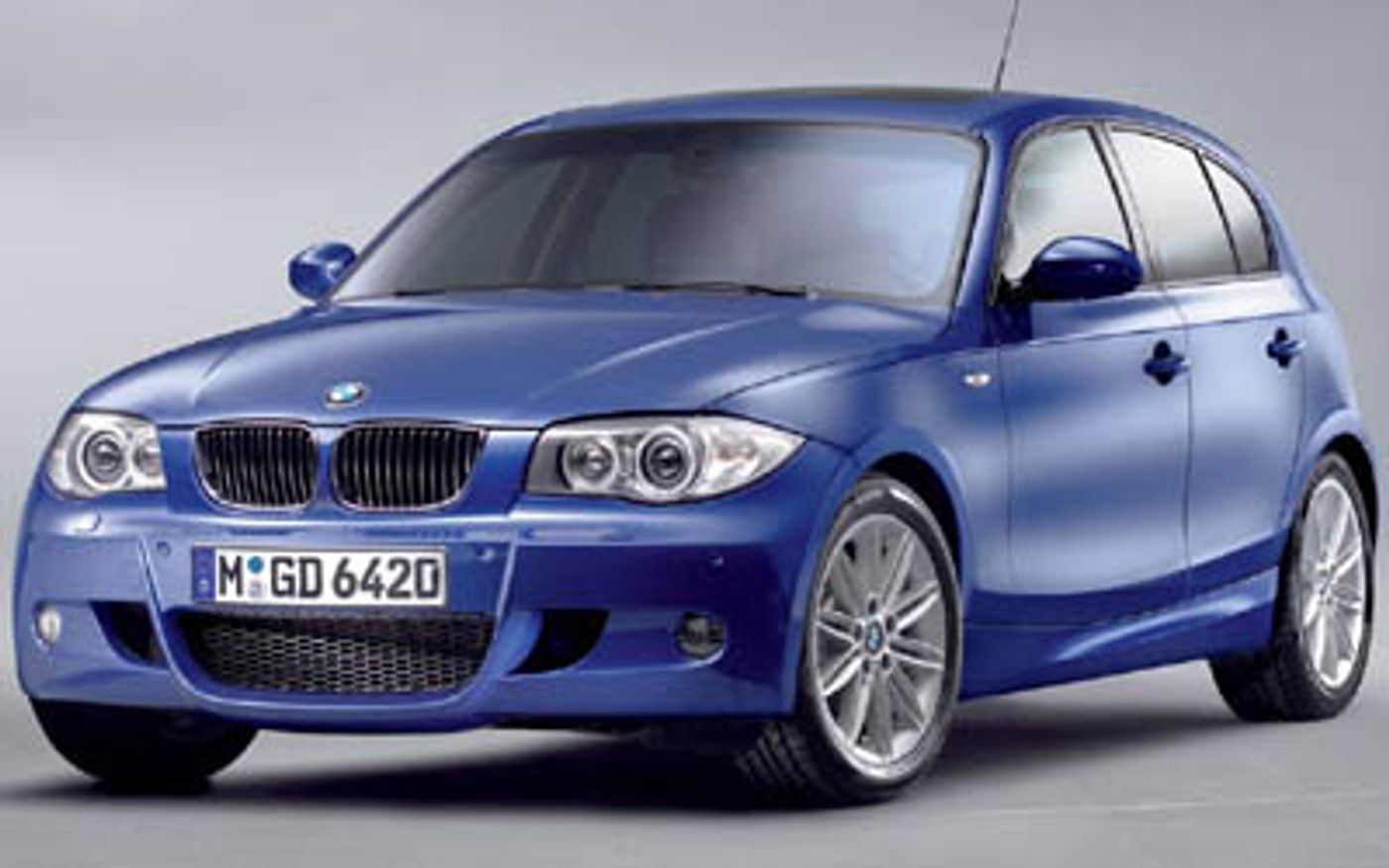 Hero image of a new BMW 1 Series Base (2006) price & specs available with CarExpert deals.
