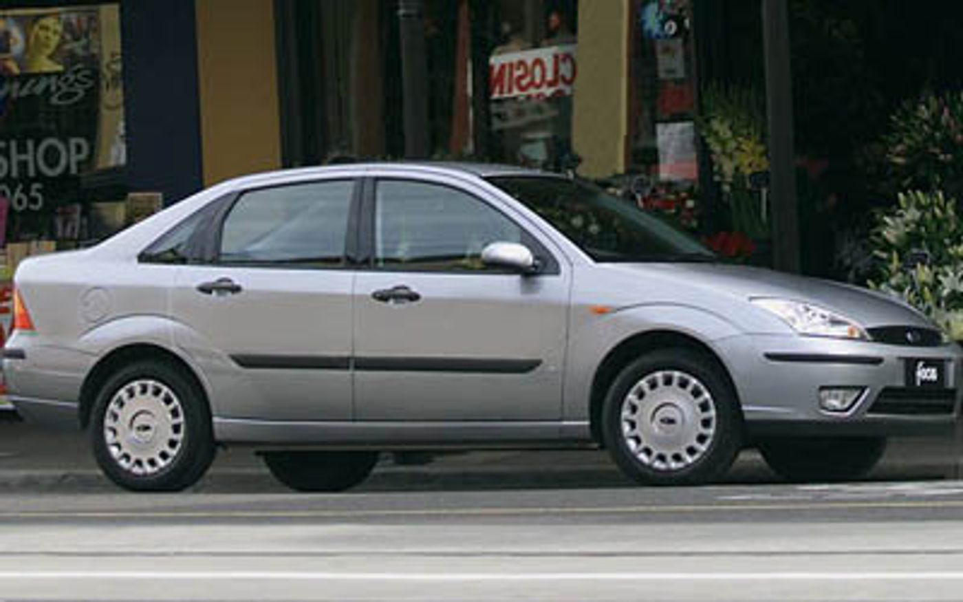 Hero image of a new Ford Focus SR (2002) price & specs available with CarExpert deals.