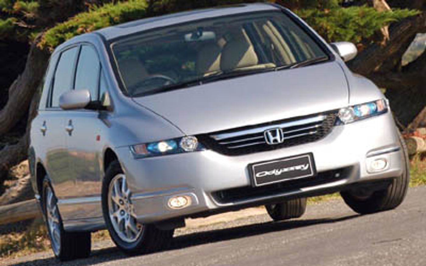 Hero image of a new Honda Odyssey Luxury (2006) price & specs available with CarExpert deals.