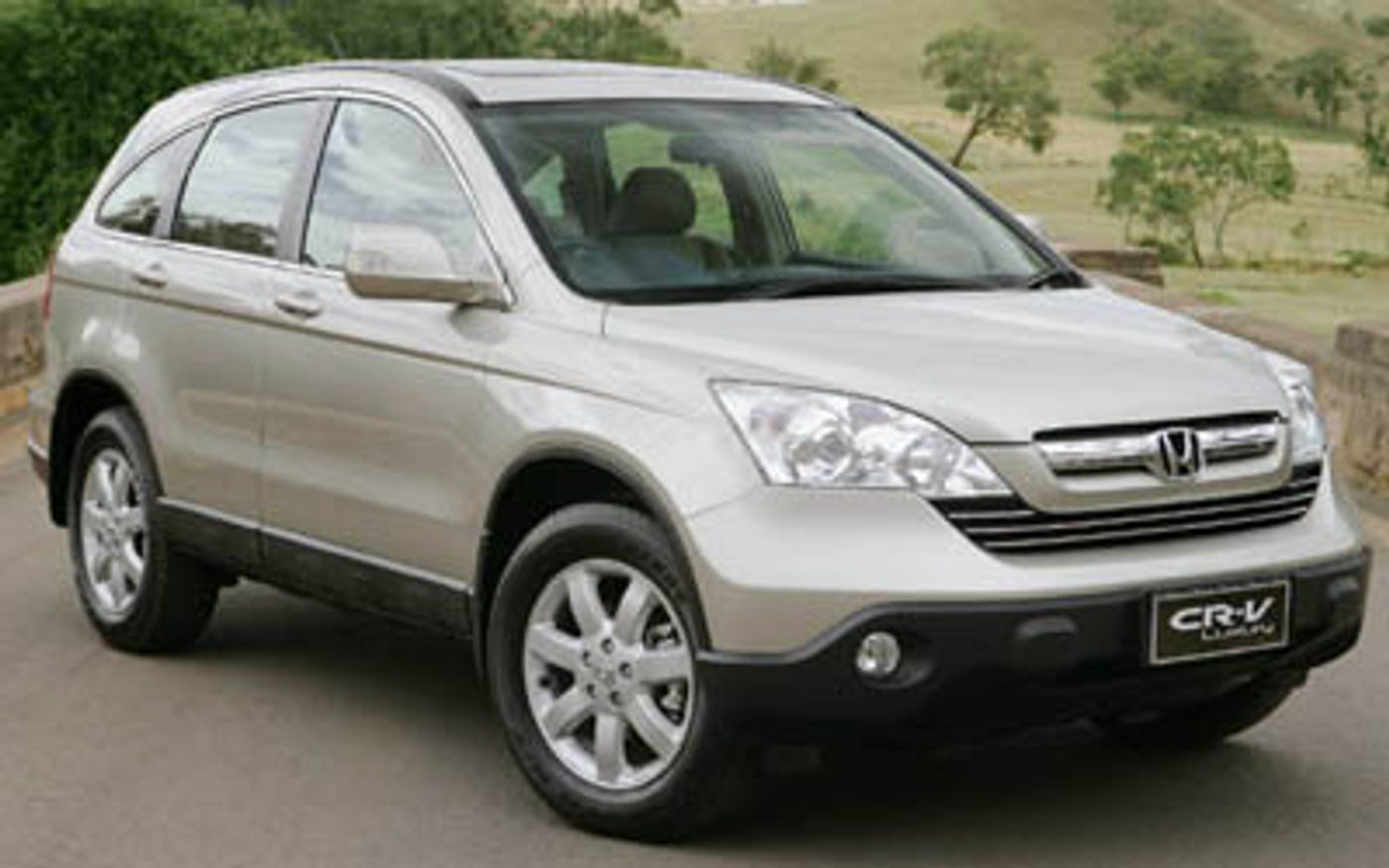 Hero image of a new Honda CR-V Luxury (2007) price & specs available with CarExpert deals.