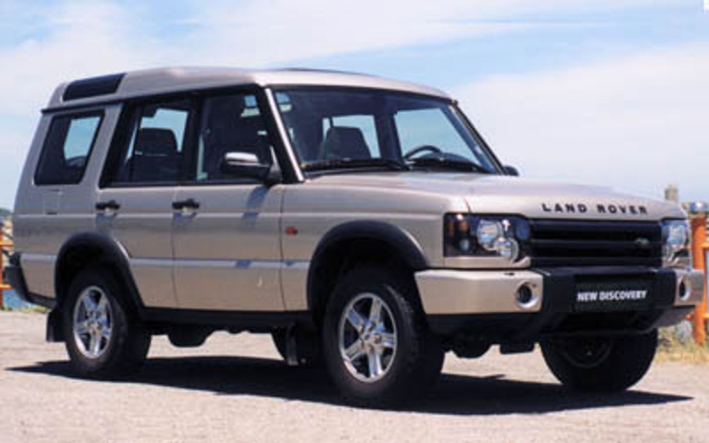 Hero image of a new Land Rover Discovery Base (2003) price & specs available with CarExpert deals.