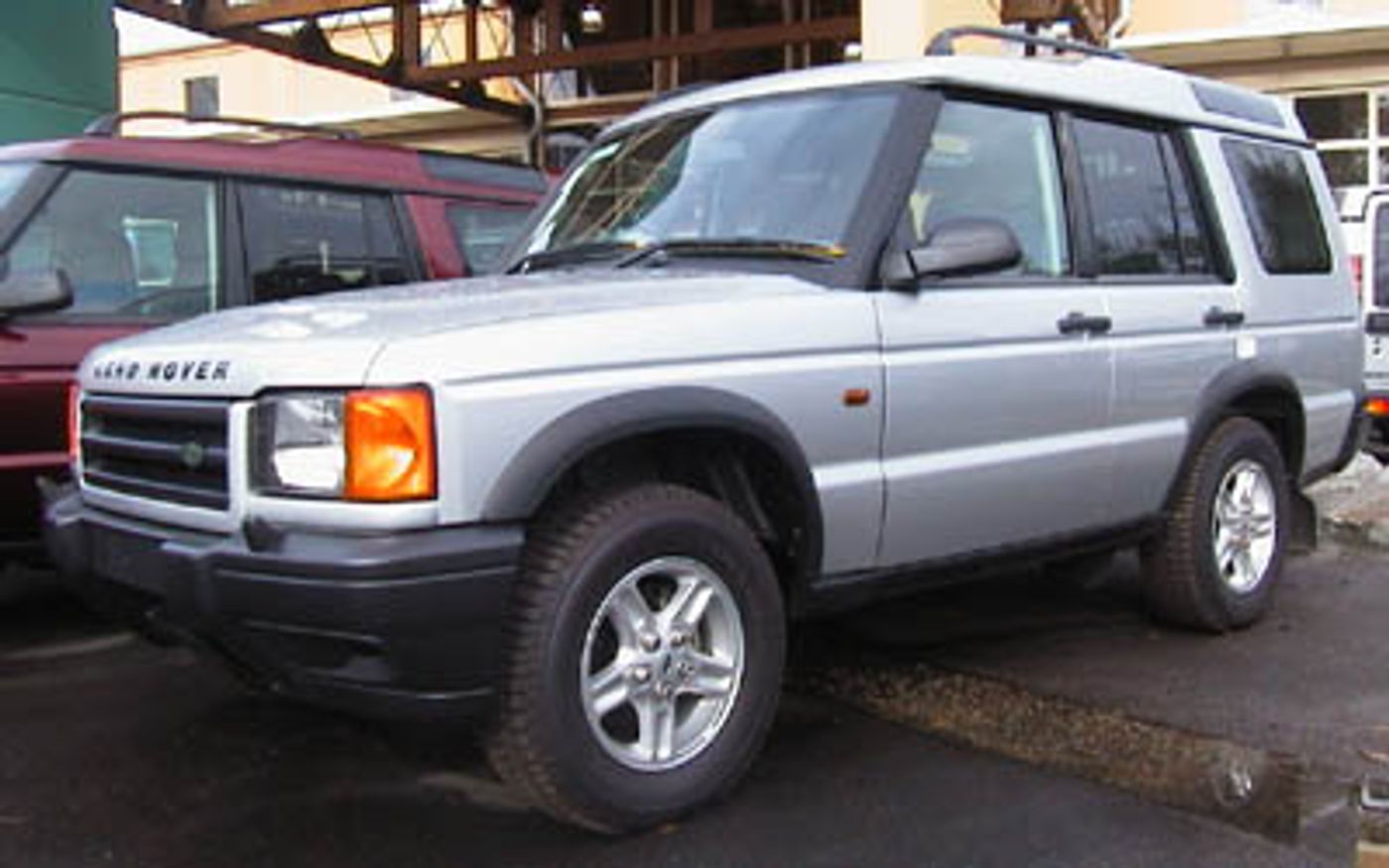 Hero image of a new Land Rover Discovery SE (2002) price & specs available with CarExpert deals.