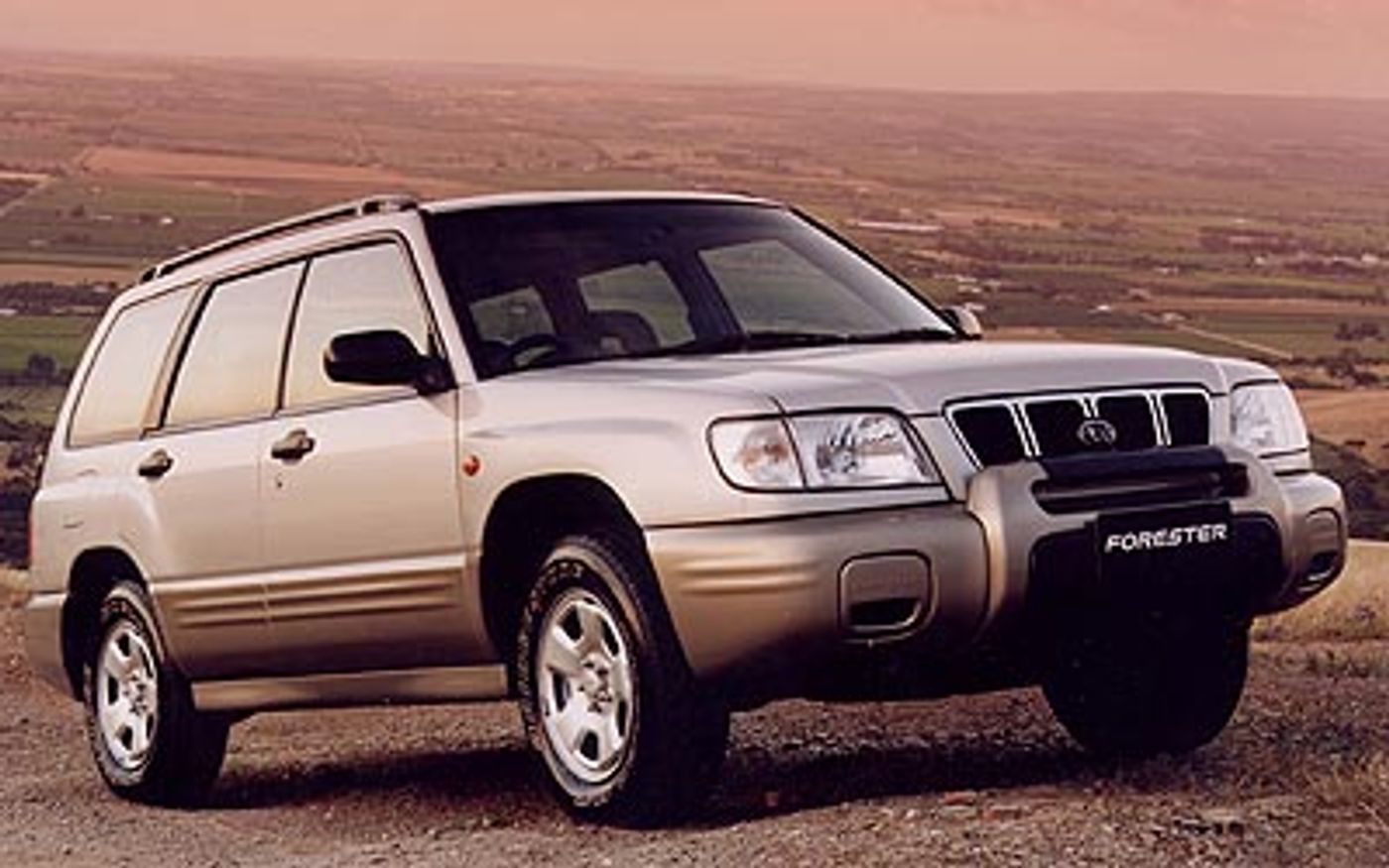 Hero image of a new Subaru Forester Limited (2001) price & specs available with CarExpert deals.