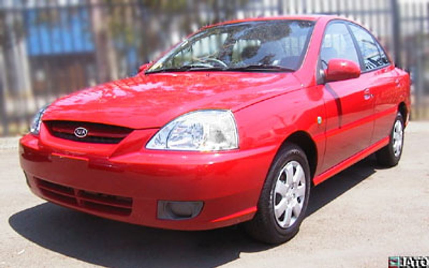 Hero image of a new Kia Rio LS (2004) price & specs available with CarExpert deals.