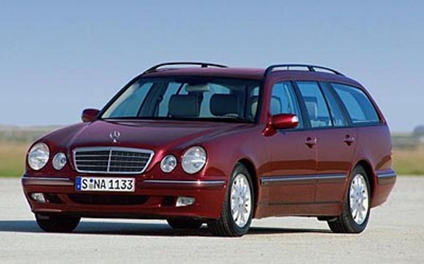 Hero image of a new Mercedes-Benz E-Class Elegance (2001) price & specs available with CarExpert deals.