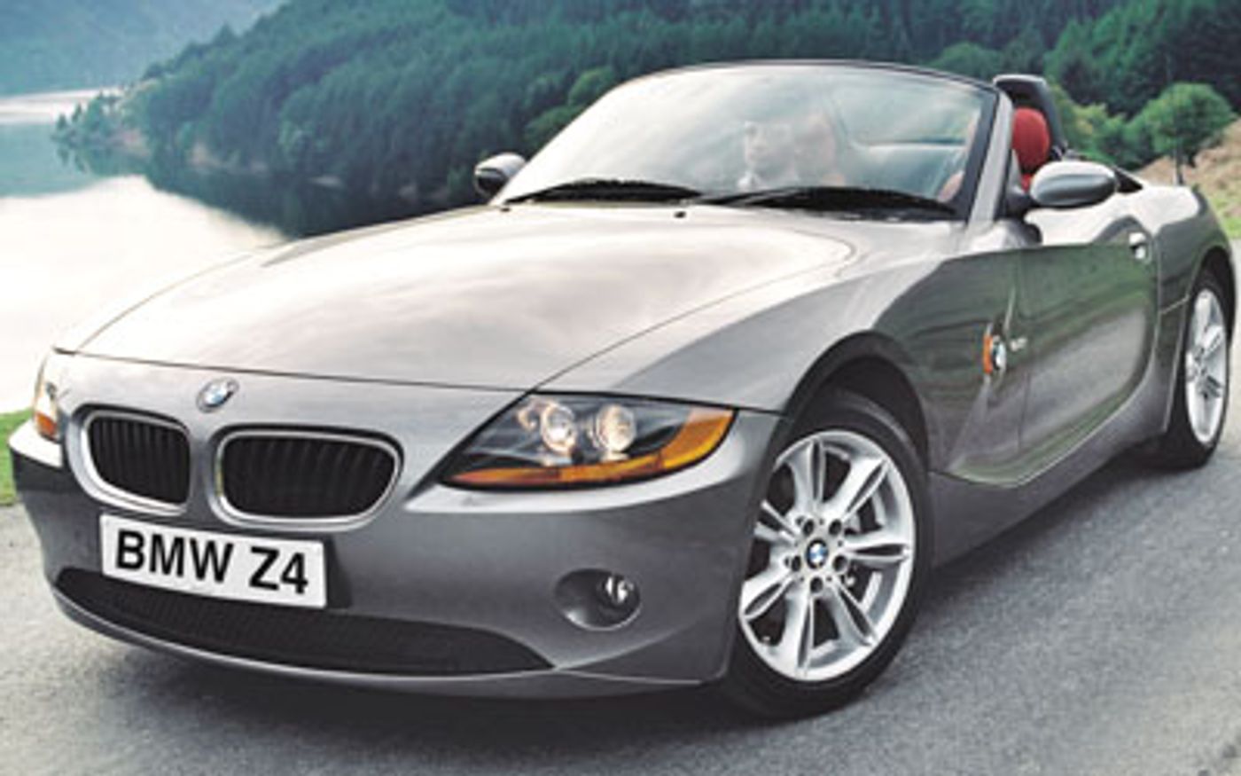 Hero image of a new BMW Z4 3.0i (2003) price & specs available with CarExpert deals.