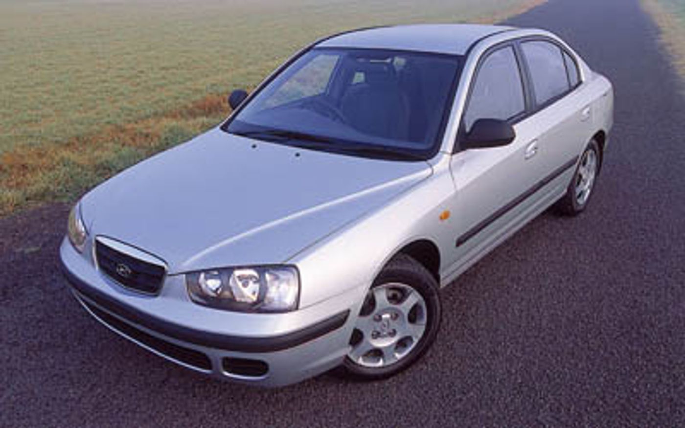 Hero image of a new Hyundai Elantra GL (2000) price & specs available with CarExpert deals.