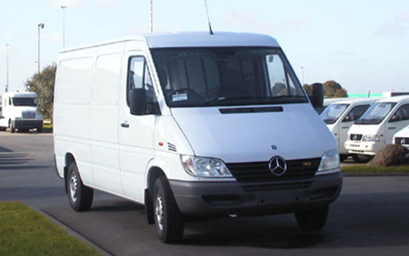 Hero image of a new Mercedes-Benz Sprinter Base (2000) price & specs available with CarExpert deals.