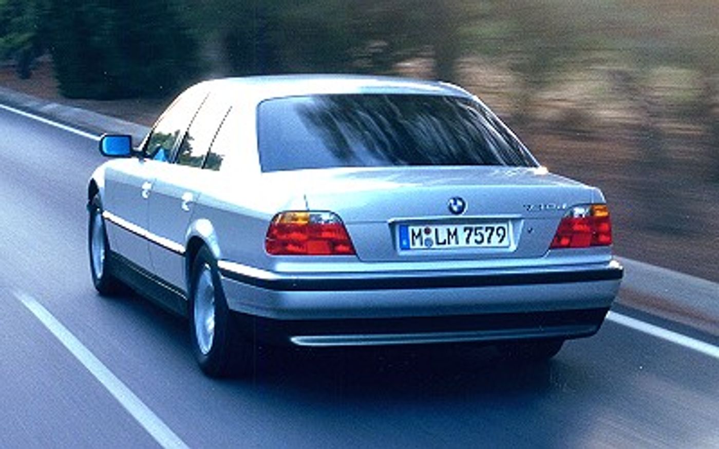 Hero image of a new BMW 7 Series Base (1999) price & specs available with CarExpert deals.