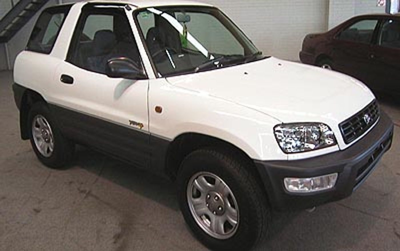 Hero image of a new Toyota RAV4 Cruiser (1998) price & specs available with CarExpert deals.