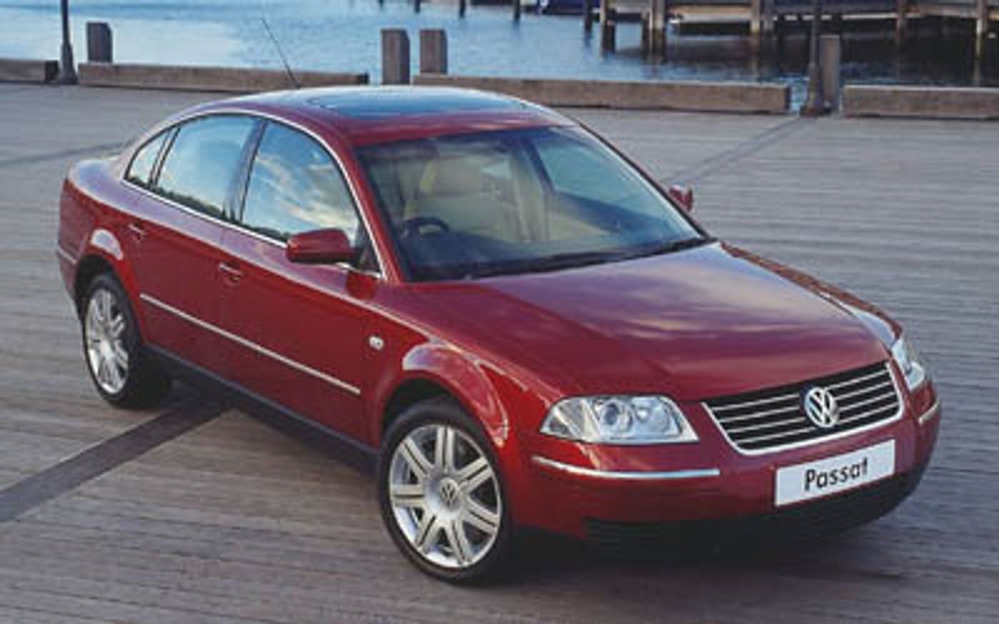 Hero image of a new Volkswagen Passat 4motion (2001) price & specs available with CarExpert deals.