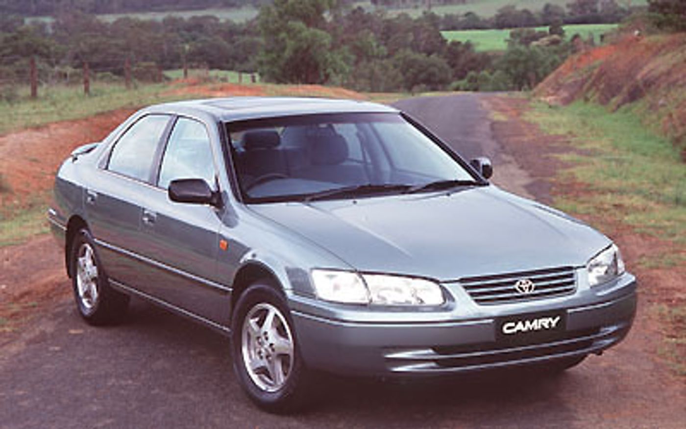 Hero image of a new Toyota Camry Touring (1998) price & specs available with CarExpert deals.