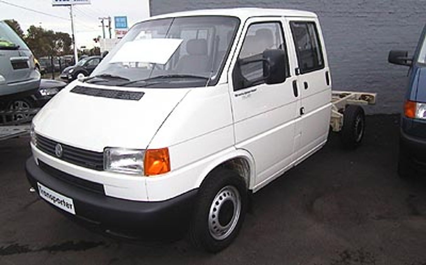 Hero image of a new Volkswagen Transporter Base (1999) price & specs available with CarExpert deals.