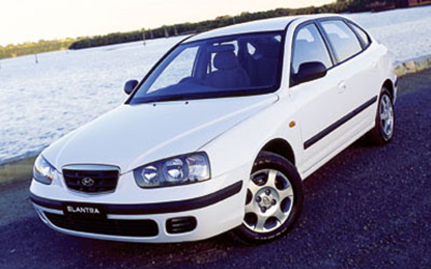Hero image of a new Hyundai Elantra GL (2000) price & specs available with CarExpert deals.