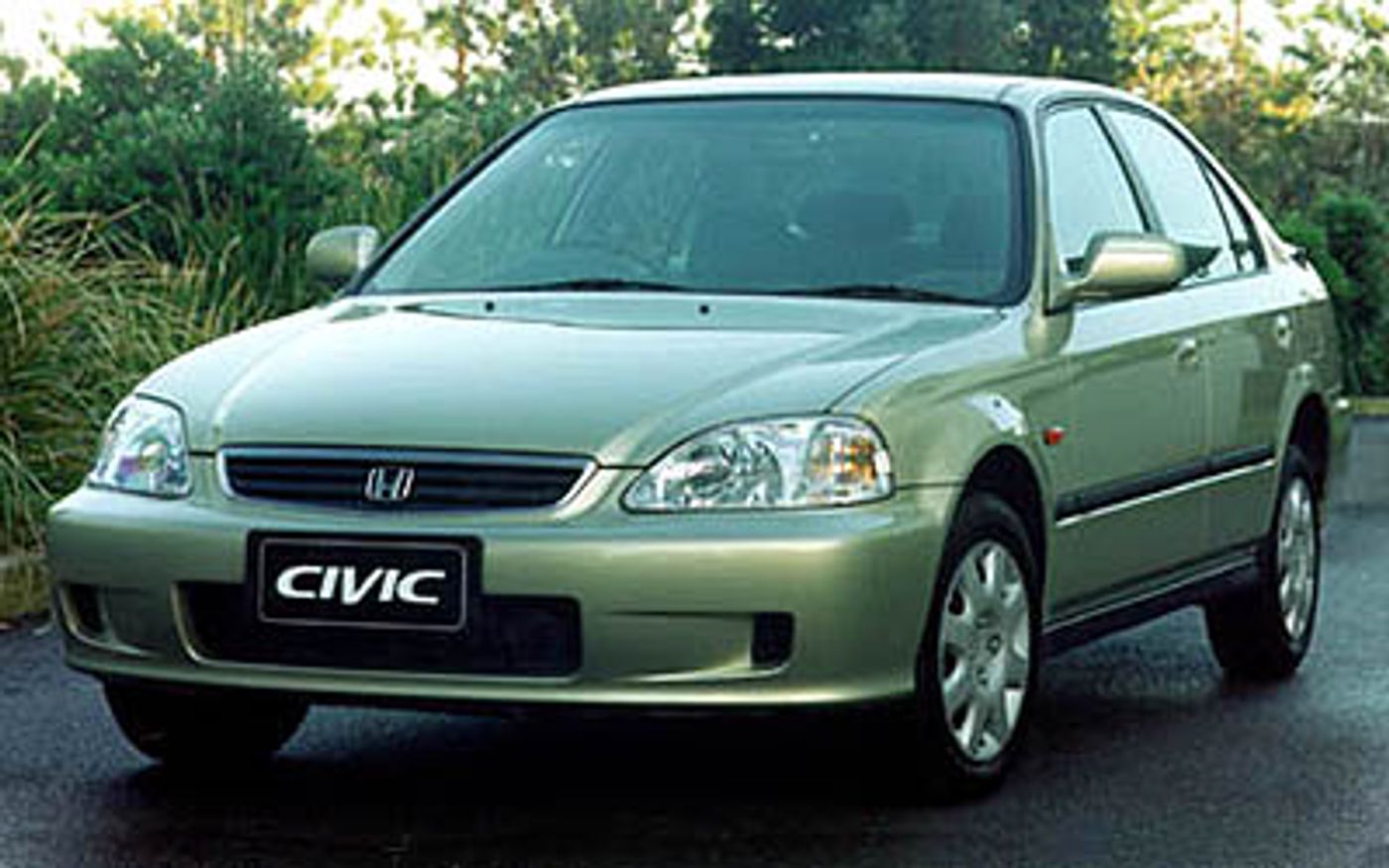 Hero image of a new Honda Civic VTI (2000) price & specs available with CarExpert deals.