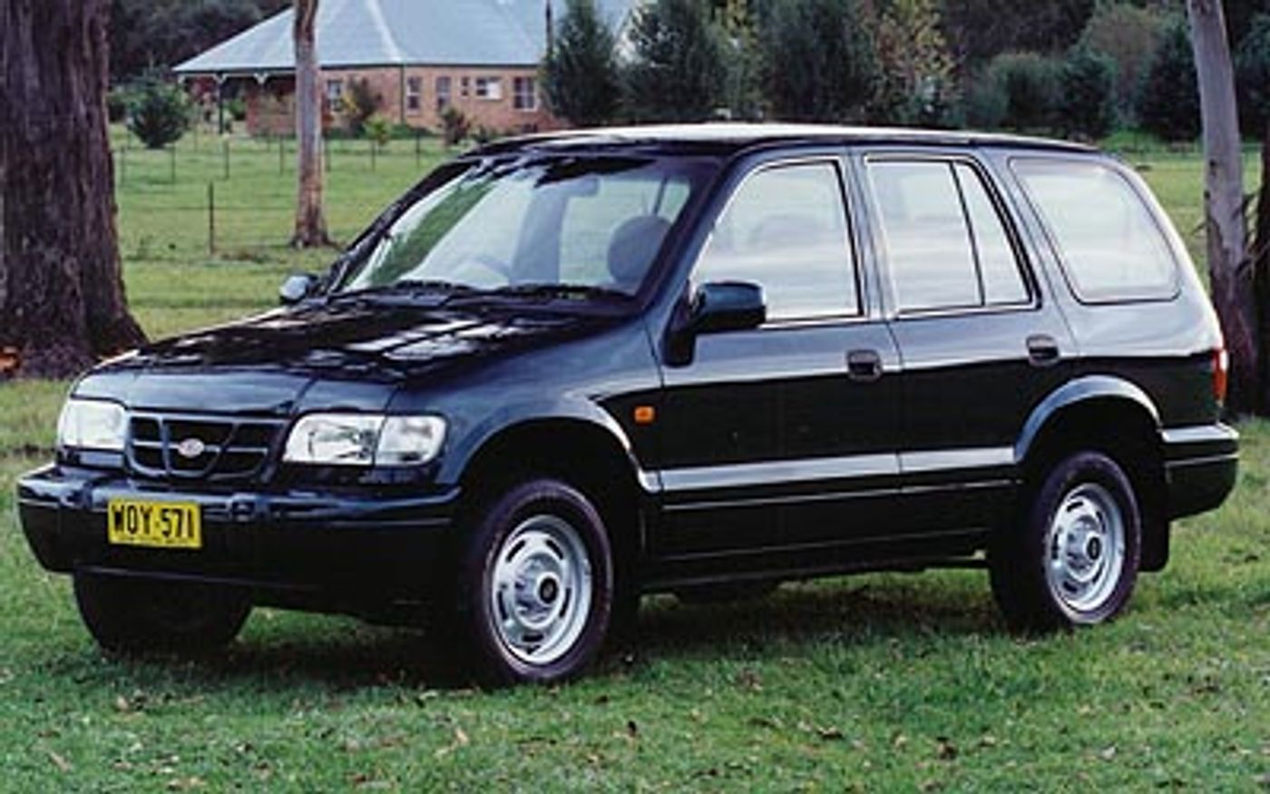 Hero image of a new Kia Sportage GSE (2000) price & specs available with CarExpert deals.