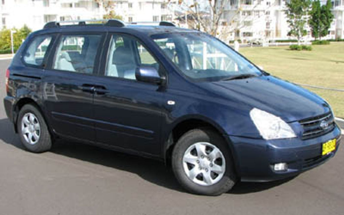 Hero image of a new Kia Carnival EXE (2010) price & specs available with CarExpert deals.